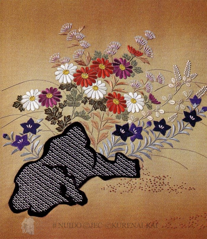 SBV95-020L Autumn Garden Flowers Among the Rocks