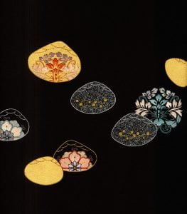 P15-04 Flowers in Gold Shells-0