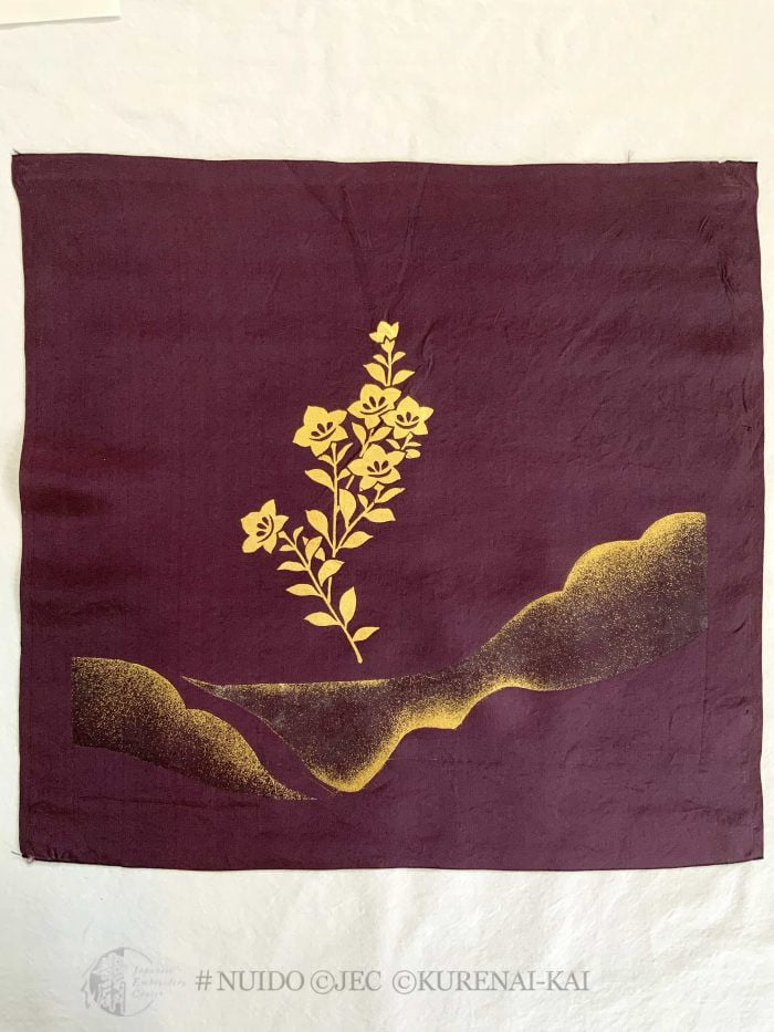 AC22-2 Bell Flower w/gold leaf