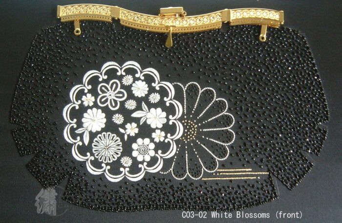 P04-01 White Blossoms - Handbag